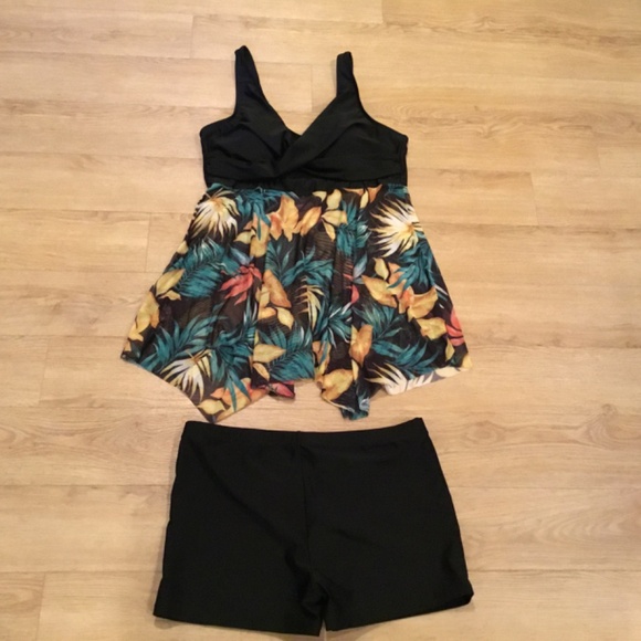 Women’s Round Neck Knot Tropical Swim Dress With Boyshorts - Picture 5 of 7